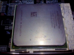 Így néz ki egy 2 magos 939-es Opteron CPU