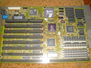 386-os alaplap, immár 486DLC-vel és 487-es társprocesszorral