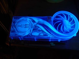 HIS ICEQ hűtéses Radeon X800XL UV fény mellett