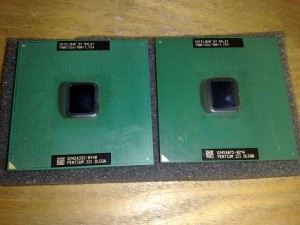 2X1100MHz-es Coppermine CPU-k