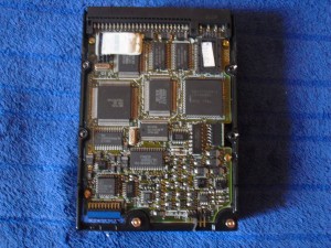 SCSI 3,5-es IBM HDD alulról