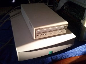 Yamaha külső CD író, és HP DeskScan 5P scanner SCSI csatolóval