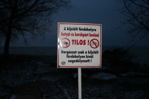 A tiltó tábla miránk nem érvényes