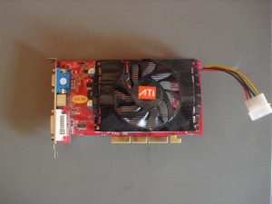 Radeon 9800XT univerzális AGP-vel