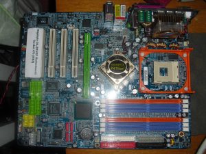 Gigabyte GA-8KNXP