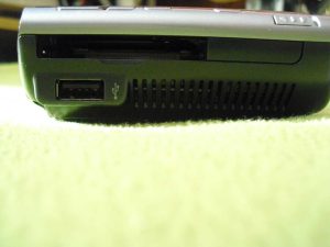 A CF és USB csatlakozó
